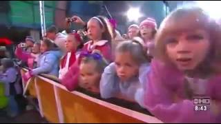 Hannah Montana - The Best Of Both Worlds (Live on GMA 2006)