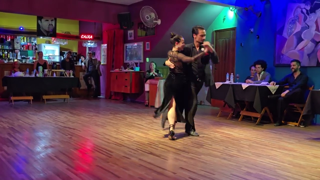 Yasmina Mamana e Müller Dantas 4/4 milonga El Último Café