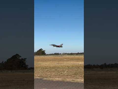 🇦🇷F-16 biplaza visto en maniobras de entretenimiento en las Higueras, Córdoba 🦅
