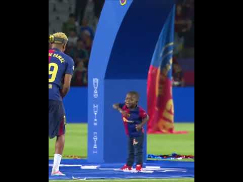 Lamine Yamal & Little Brother Dance to 'Y Que Fue' After La Liga Win 🎉 | Viral Barça Moment #shorts