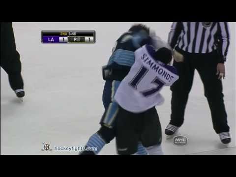 Wayne Simmonds vs Ryan Craig
