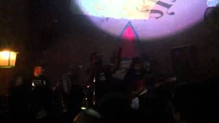 Toque profundo @ O'Brien's Irish pub 9-15-2010 -04-Levántate.MOV