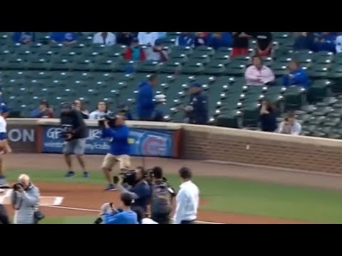 Conor McGregor throws AWFUL first pitch at Cubs game 9/21/21