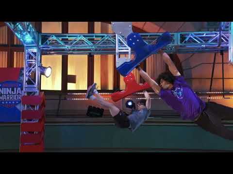 Josiah Pippel vs. Noah Meunier - Safety Pass Race | American Ninja Warrior Season 15