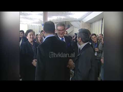 Organizimi madhështor festiv i demokratëve për 15-vjetorin e themelimit të PD-(12 Dhjetor 2005)