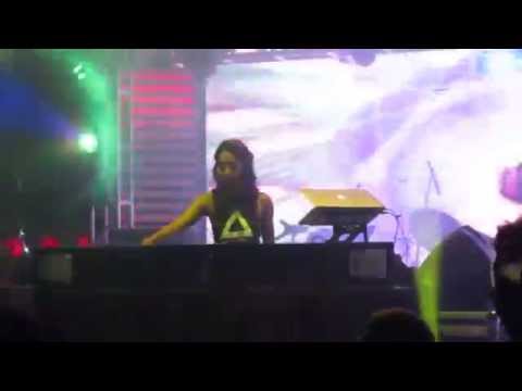 DJ Shumi (Bali) on ASIANECTED Friday party night (18/9) at Club Celebrities Miri, Malaysia 1