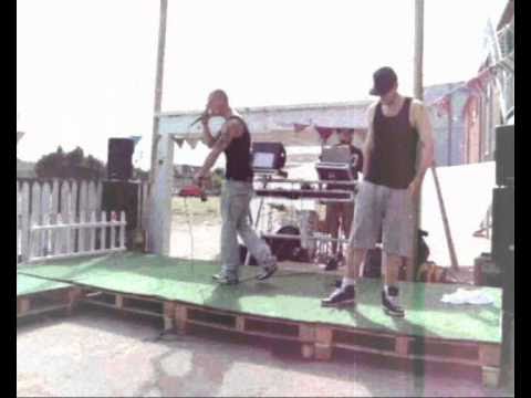 Simon Red - Byen Vi Elsker og Hader