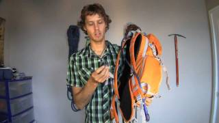 preview picture of video 'Lowepro Photosport 200 First Look'
