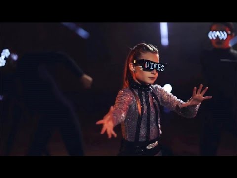 #vices #azzybrooks #azzy                                  Azzy Brooks - Vices (Official Music Video)