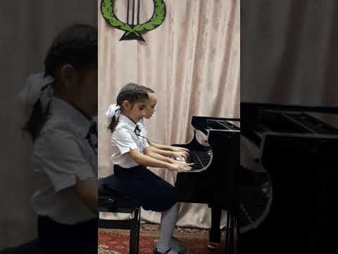 Юлия Лыхина и Айсу Багирова