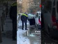 OEPS! ? Koude voeten voor POLITIE | #shorts