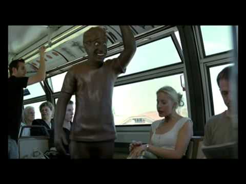 Cure ne mogu odoljeti čokoladnom dečku!