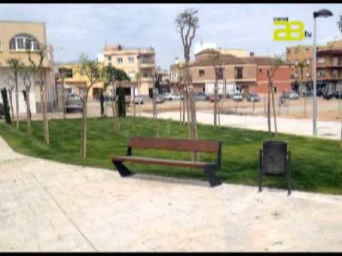 Almería Noticias Canal 28 TV - El Ayuntamiento de la Mojonera instala el mobiliario en la zona verde