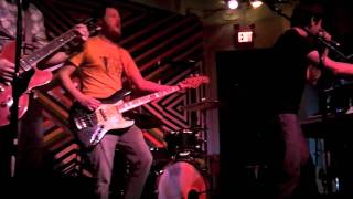 The New Media - Pressure (Live at Metro Gallery 1.5.2011)