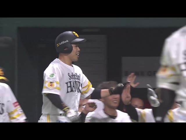 【3回裏】低めの変化球に上手く合わせた!! ホークス・近藤健介の犠牲フライで先制!!  2025年3月29日 福岡ソフトバンクホークス 対 千葉ロッテマリーンズ