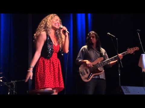 Voce pediu e eu já vou daqui - Aretha Marcos - Teatro Décio de Almeida Prado 13/10/12