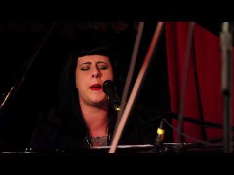 Davina and The Vagabonds - 