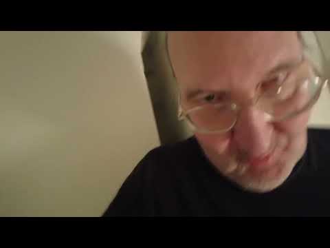 MongoTV_8481 - SOLEN SKINNER OG JEG DRIKKER GLAS KOLD BILLLIG COLA LIGHT ONSDAG EFTERMIDDAG