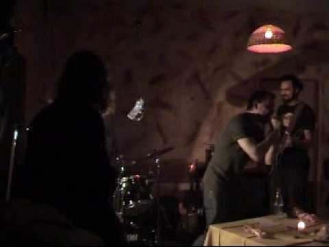 Pau in Town - Poslouchám disko a je mi to jedno