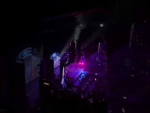 Rauw Alejandro, Miguel Bosé - Si Te Pegas (Live) - Madrid