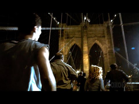 Alien monster crushes The Brooklyn Bridge | Cloverfield | CLIP