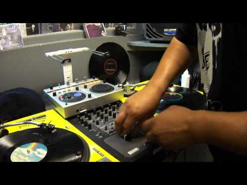 Ferndawg droppin' a set at THROWBACK SUNDAYS