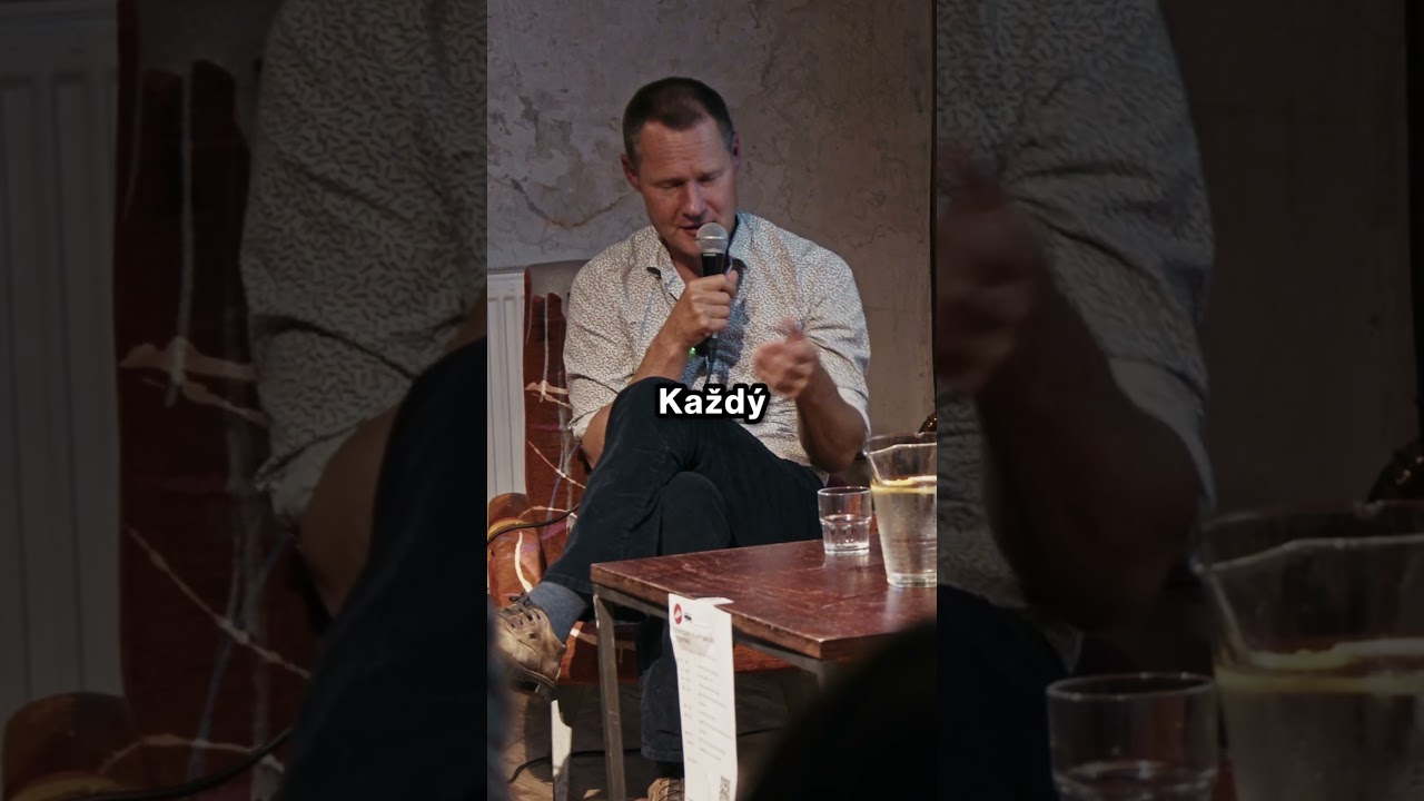 Rádio hraje, bolest trvá