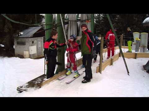 Les ''skieurs'' prennent le tire-fesses à la chaîne