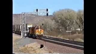 preview picture of video 'BNSF - East Valentine AZ Freight Action US Route 66 Seligman Sub'
