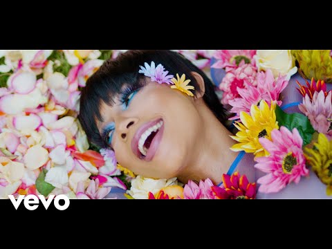 Kelly Khumalo - Mina Nawe (Official Music Video) ft. Mondli Ngcobo