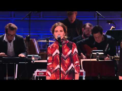 Nina Persson, Rebecka Törnqvist and Sara Isaksson singing 