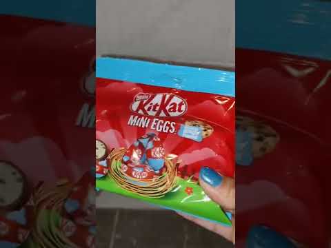 Kit Kat Cookie Dough Mini Eggs