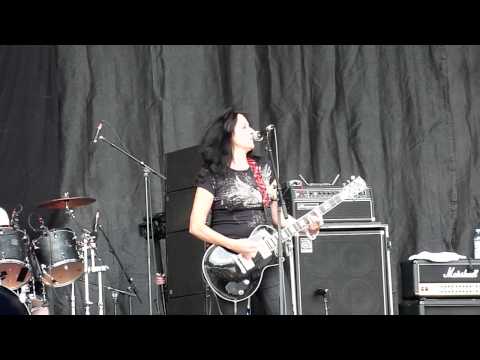 Girlschool - Rock of Ages 2011