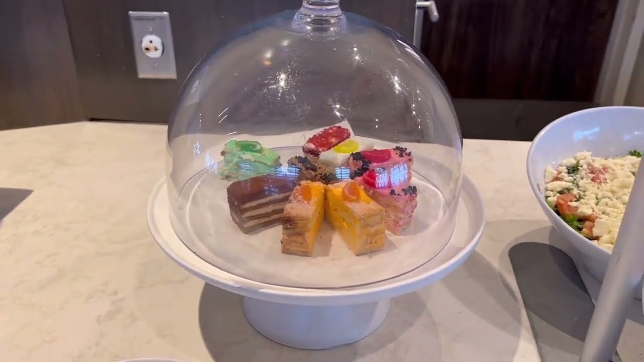 Delta Air Lines Delta Sky Club thumbnail