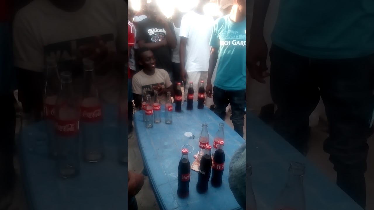 Man drink 10 Coca Cola of 350ml non stop