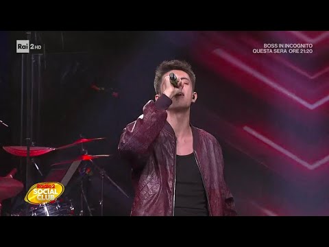 Matteo Romano canta "Finta nostalgia" - Radio2 Social Club 28/10/2024