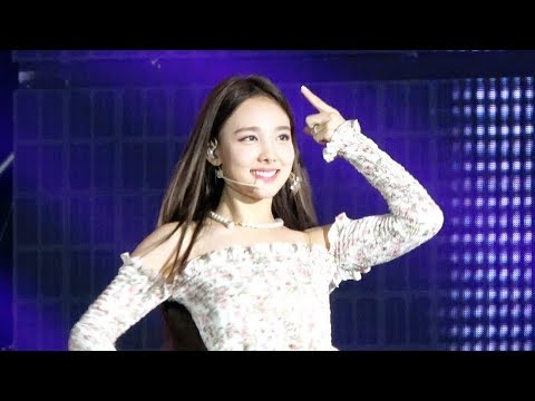 180801 KMF TWICE What Is Love 나연 직캠