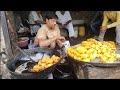 मैनपुरी के सबसे प्रसिद्ध Aloo Vadaऔर पकौड़�
