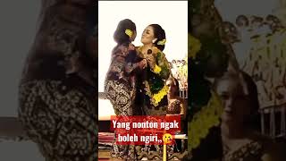 Download lagu neken salindri feat lus brahman bikin penonton ngiri 😘😁#shorts #nikensalindri mp3