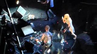 Nirvana - Aneurysm with Kim Gordon (Sonic Youth) - Live 4/10/14
