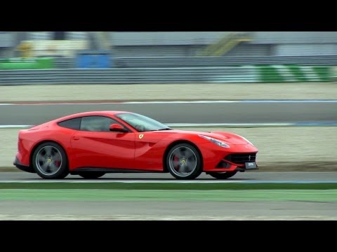 Ferrari F12 Berlinetta: FLAT OUT on the track!