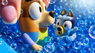 BLUEY e Peppa Pig Vão à PISCINA | Aprendizagem Com Brinquedos