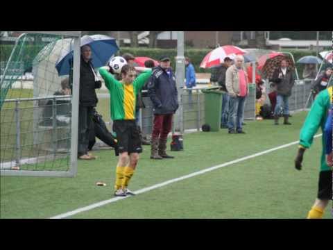 Huizen B4 uit tegen BFC B3. 9-3-2013 (Foto's)