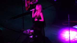 Avril Lavigne - Hello Heartache (Live at Sao Paulo)