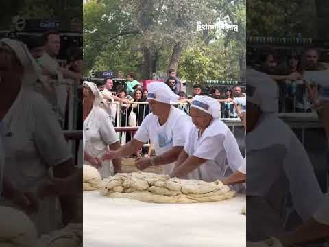 📹 Crearon la torta frita más grande del mundo en Mercedes, Buenos Aires