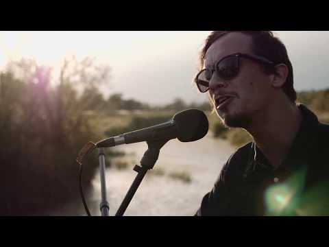 Aron Andras - 'Oldman' (Neil Young) live