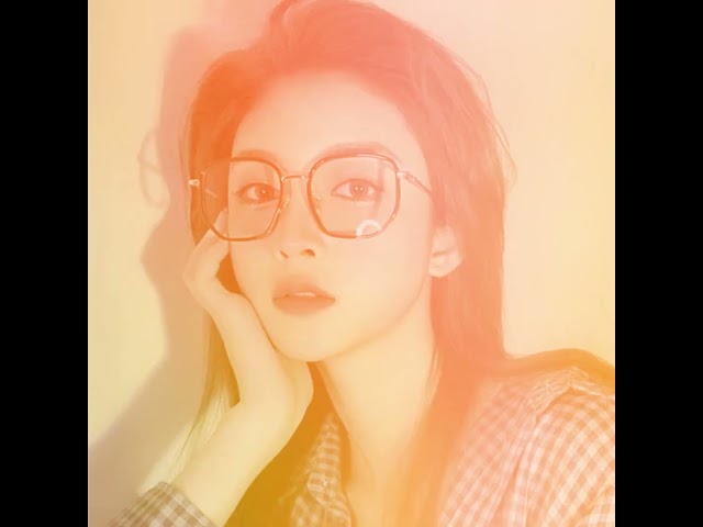 Vídeo relacionado con GQUEEN Gafas de Lente Transparente Moda Clásicas Cuadrado Grandes Monturas de Gafas para Mujer y Hombre PE2
