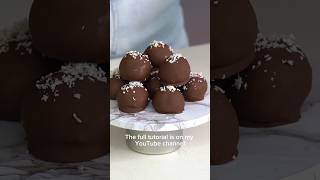 Use up your leftovers and scraps with these delicious cake truffles! ❤️✨ #cake #truffles #foodwaste