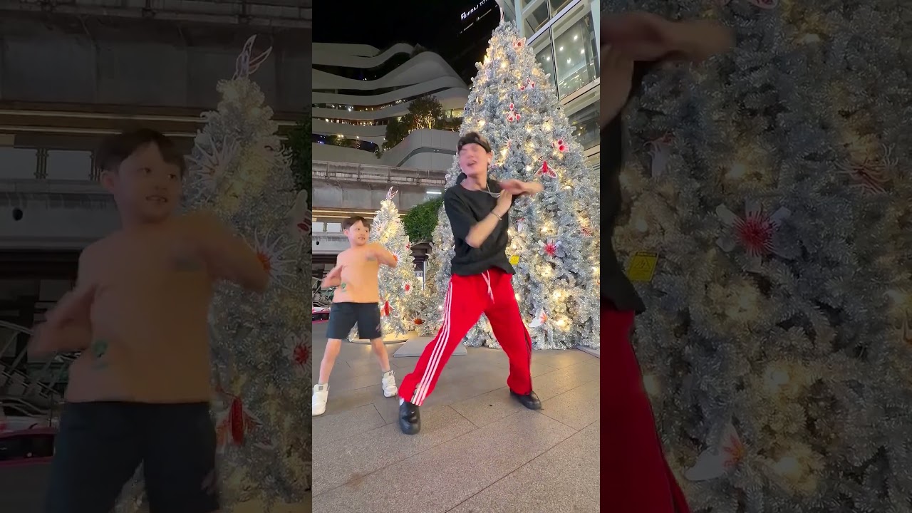世界で大流行のNEWナルトダンスをクリスマスツリーの前で踊ってみた🕺✨#Shorts