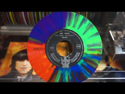 Jonnie's Jukebox Plays: Ruby Tuesday - Melanie 1970 multicolor vinyl 7" record. Remastered video.